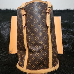 AUTHENTIC LOUIS VUITTON BUCKET GM